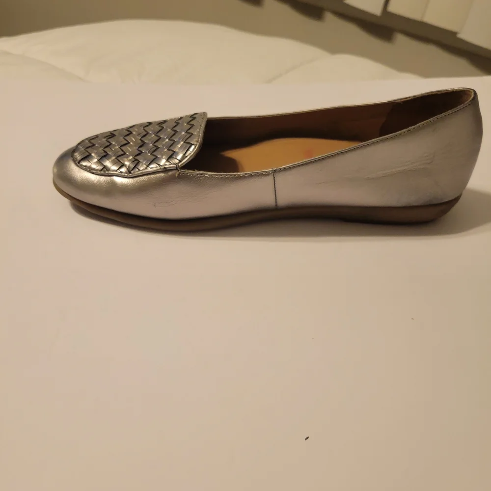 AEROSOLES Silver Woven Flats - Picture 9 of 11